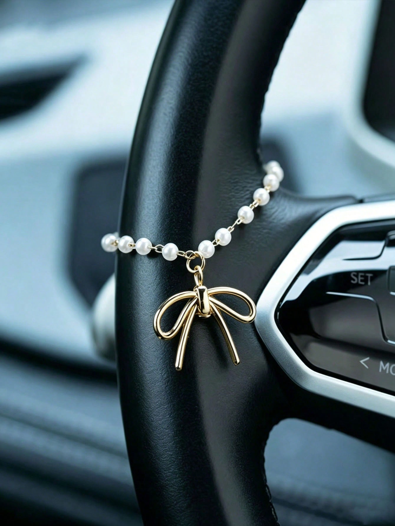 Perlen-Schleifen-Autoanhänger  – Interior Design Minimalist Bewertung und Preis